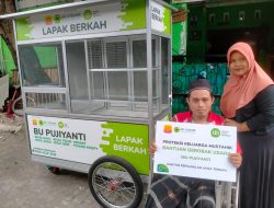 Bantu Berdayakan Keluarga Tunanetra, ZIS Indosat dan SKI Indosat bersinergi dengan berikan Bantuan Gerobak dan Alat Usaha