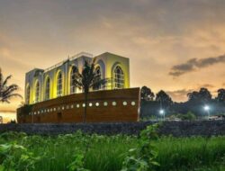 Masjid dengan arsitektur unik di Semarang