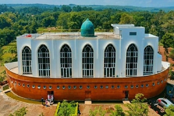 deretan masjid dengan arsitektur unik di Semarang