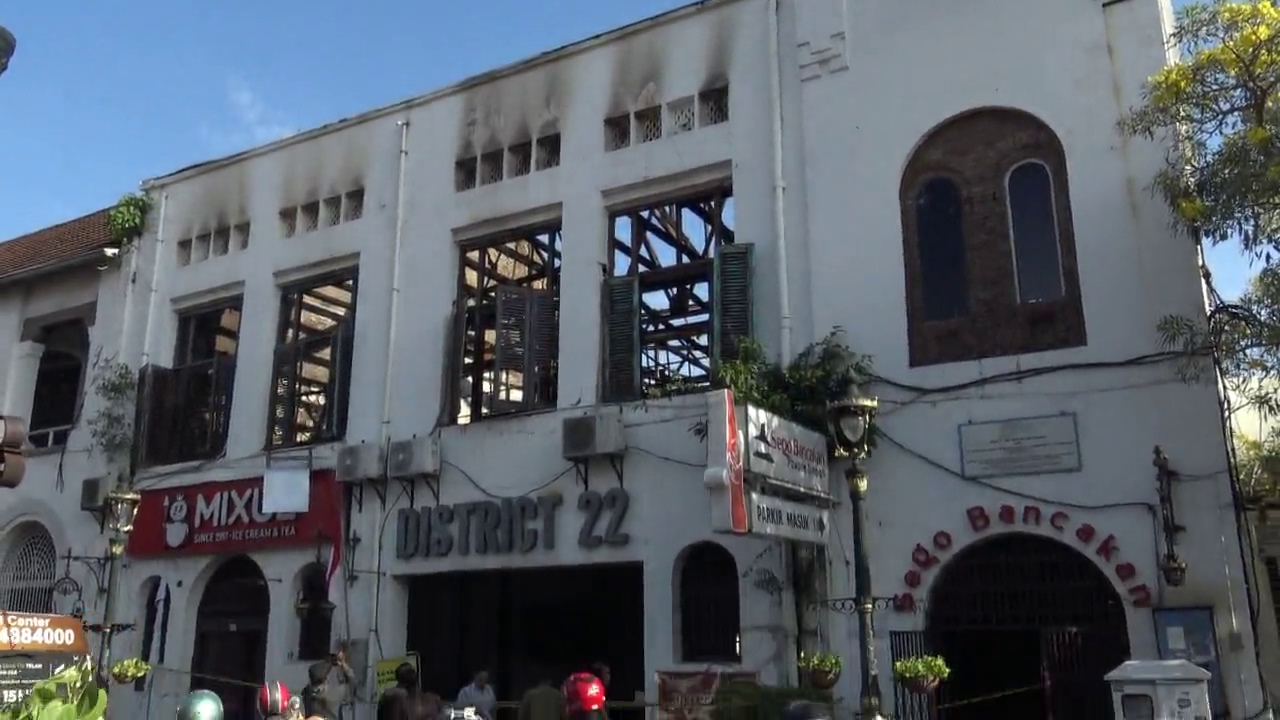 resto sego bancakan semarang terbakar