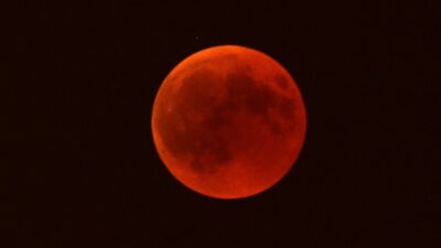 Fenomena Blood Moon  dapat Dilihat di Seluruh wilayah Indonesia