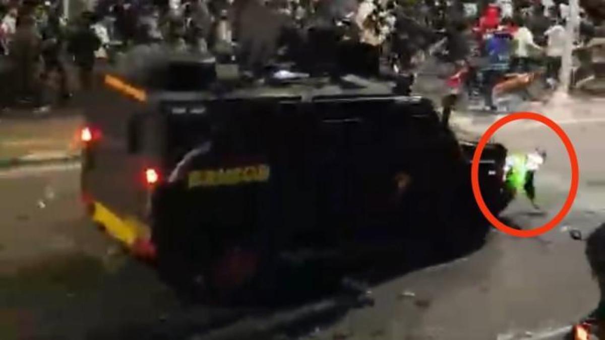 gelombang demo di indonesia berlanjut setelah affan kurniawan drivel ojol tewas terlindas mobil rantis