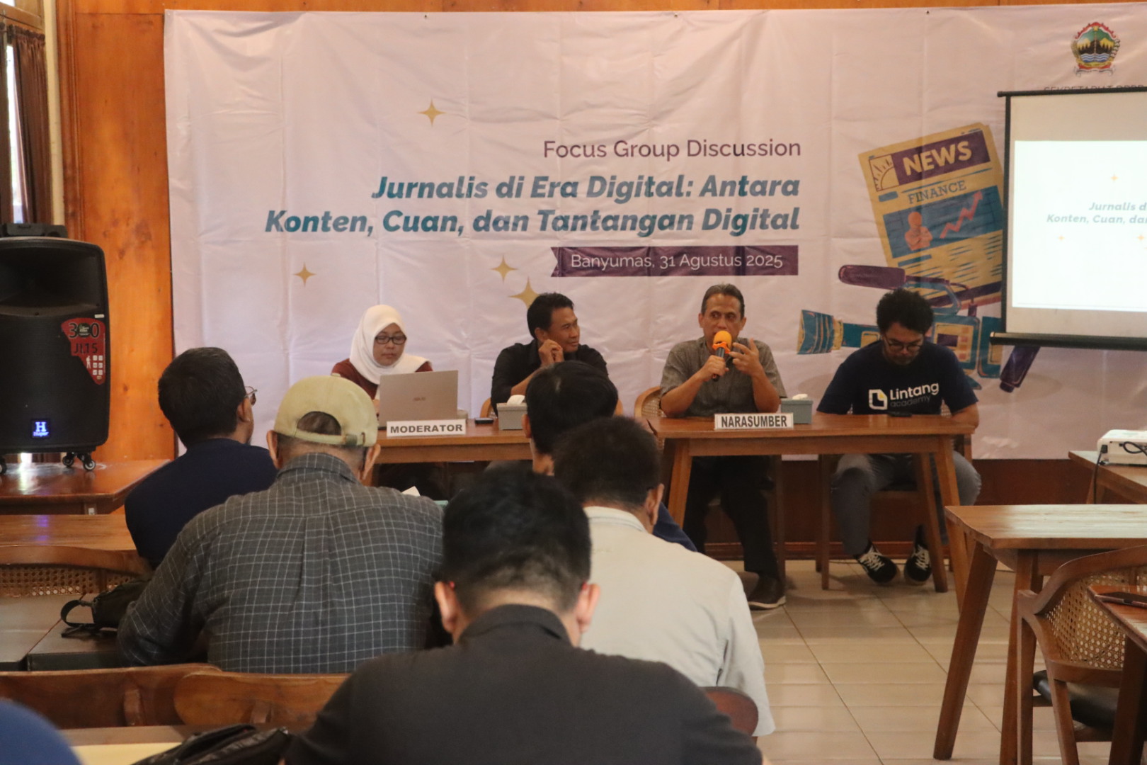 gempuran informasinya digital berita berimbang penting