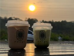 Ngopi Sambil Menikmati Keindahan Sunset di Jalan Tembus UNDIP