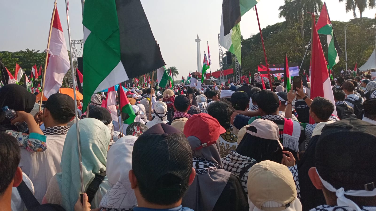 seruan aksi palestina di patung kuda monas