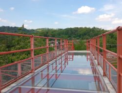 jembatan kaca tinjomoyo