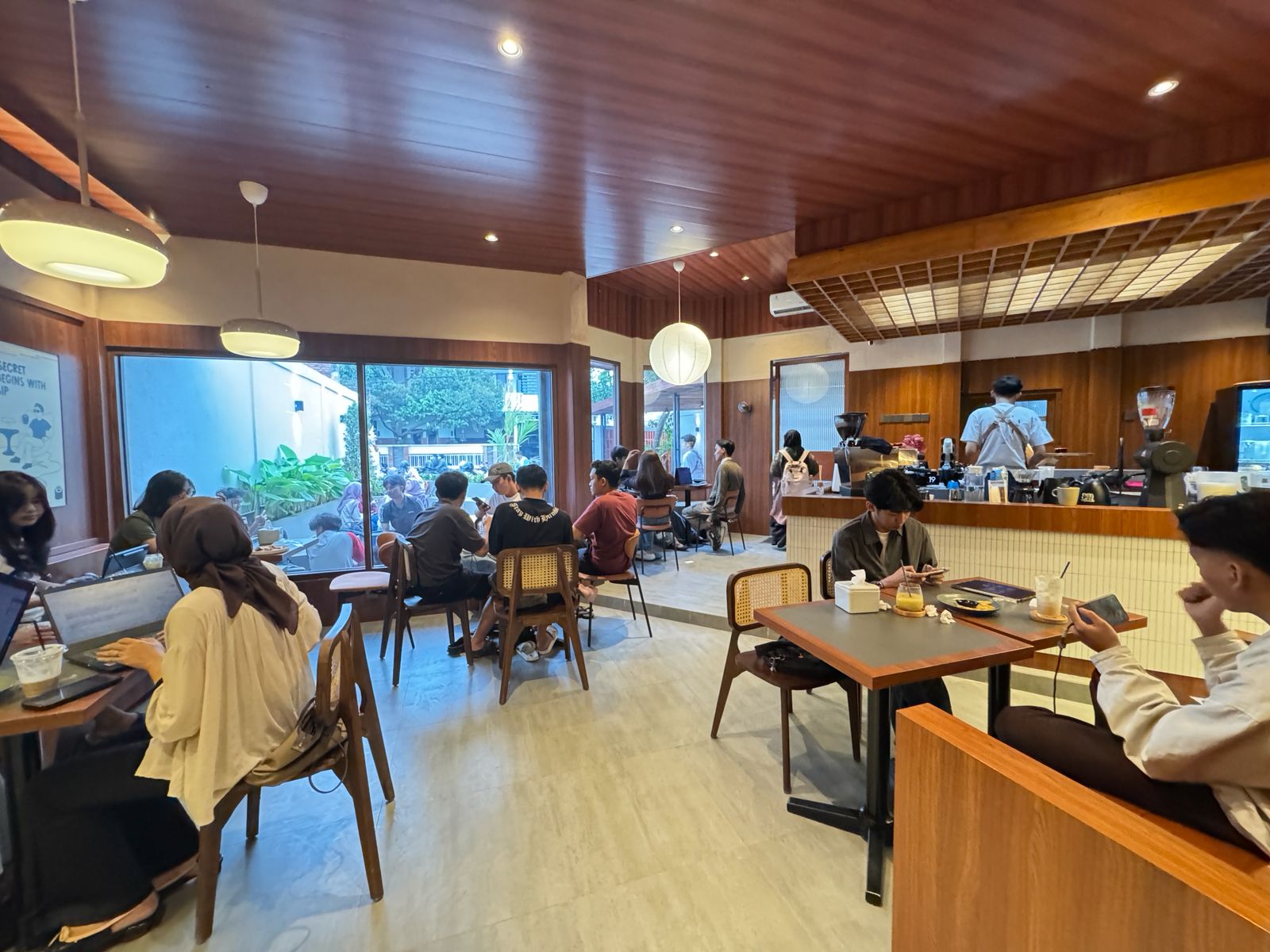 rekomendasi tempat nongkrong diunnes