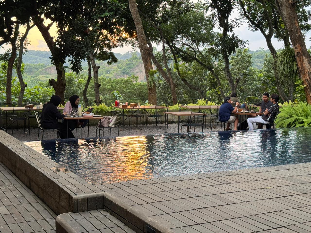 spot healing syahdu di tembalang semarang