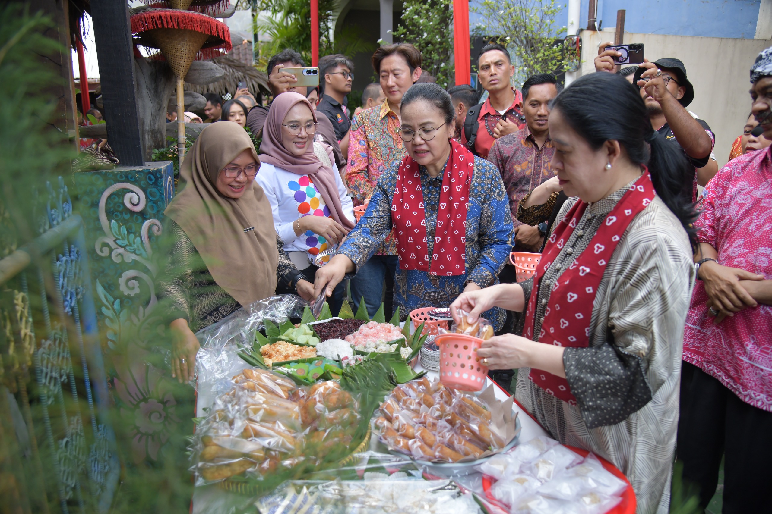 puan maharani kunjungi kampung djadoel semarang