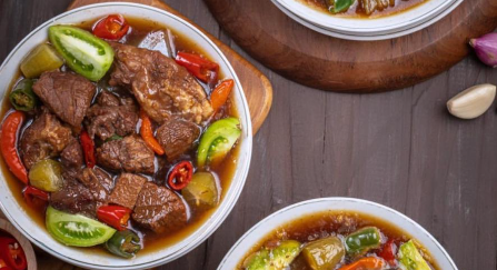 asem-asem koh liem wisata kuliner legendaris di Semarang