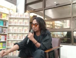 Bedah Buku “Rumah” Karya JS Khairin Berlangsung Hangat di Gramedia Setiabudi Semarang