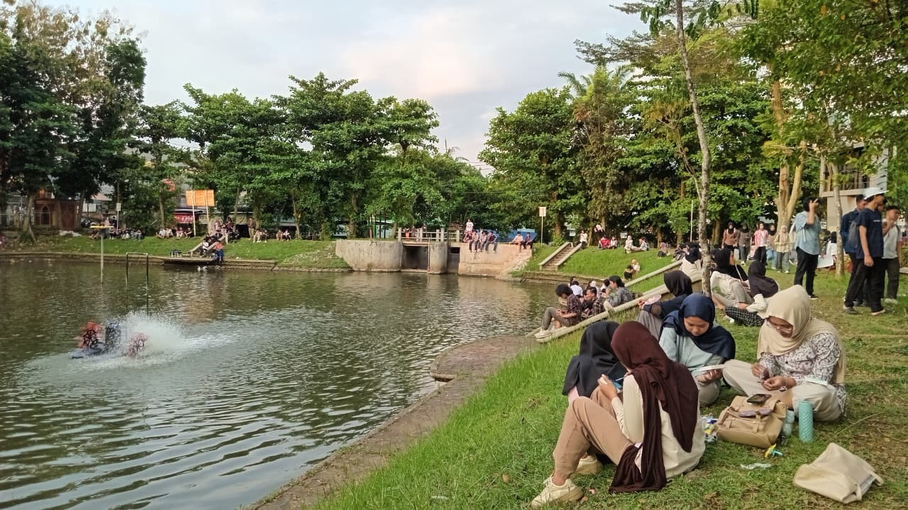 EMBUNG UNNES SPOT NYORE MAHASISWA