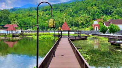 Bukit Cinta Rawa Pening Destinasi wisata alam di Semarang