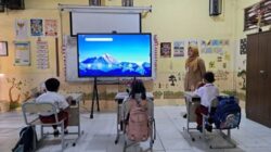 Meski hanya 3 Murid Baru, SD di Semarang Sambut Tahun Ajaran dengan Seragam Gratis dan Badut