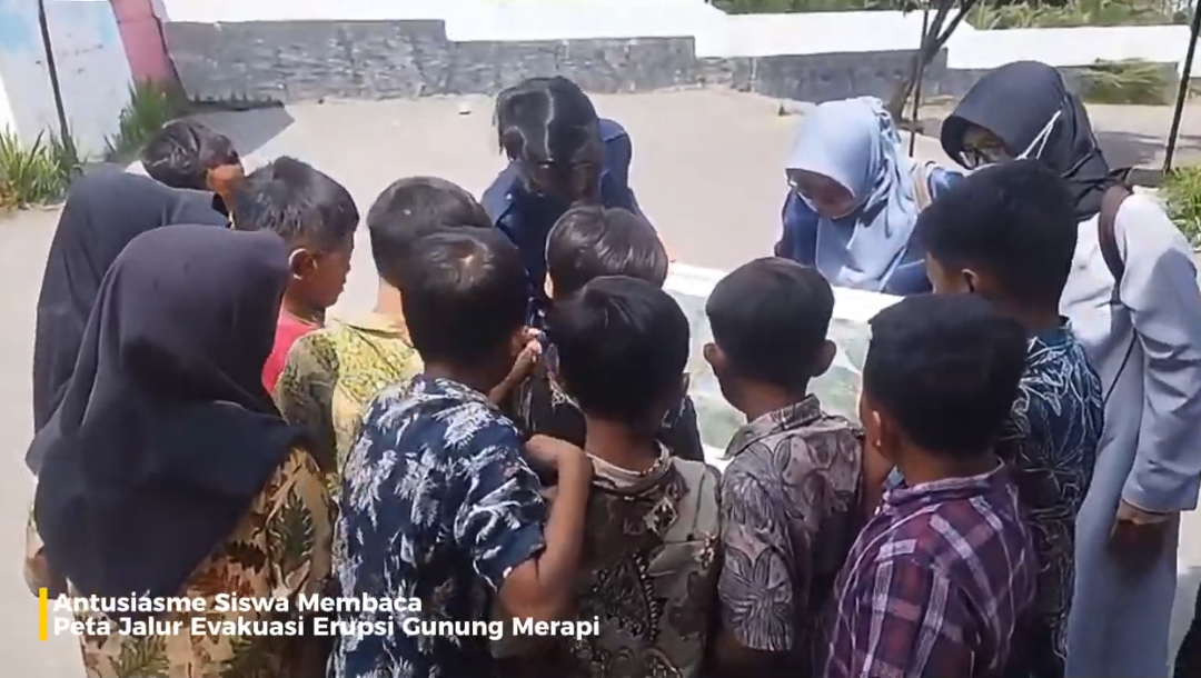 Praktek Penggunaan Jalur Evakuasi