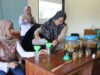 Dosen FMIPA UNNES Latih Warga Desa Jetak Ubah Sampah Dapur Menjadi Ecoenzyme