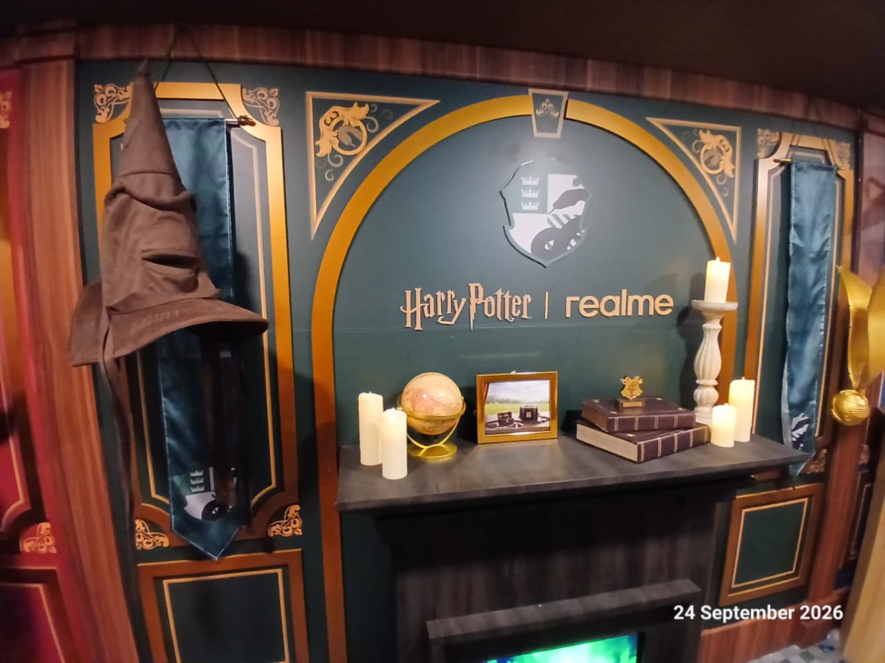 Harry Potter x Realmi di queen city mall semarang