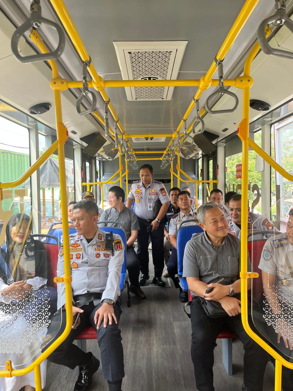 uji coba bus listrik di kota Semarang